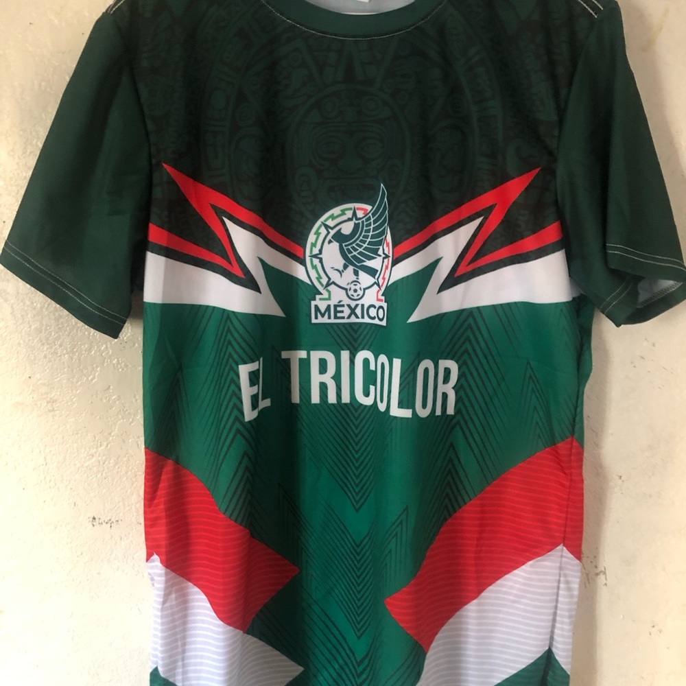 Mexico El Tricolor Soccer Jersey Medium or Large size